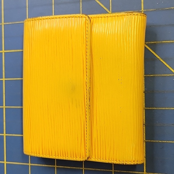 Louis Vuitton Yellow 4.5" x 4" x 1" Wallet - Picture 2 of 13